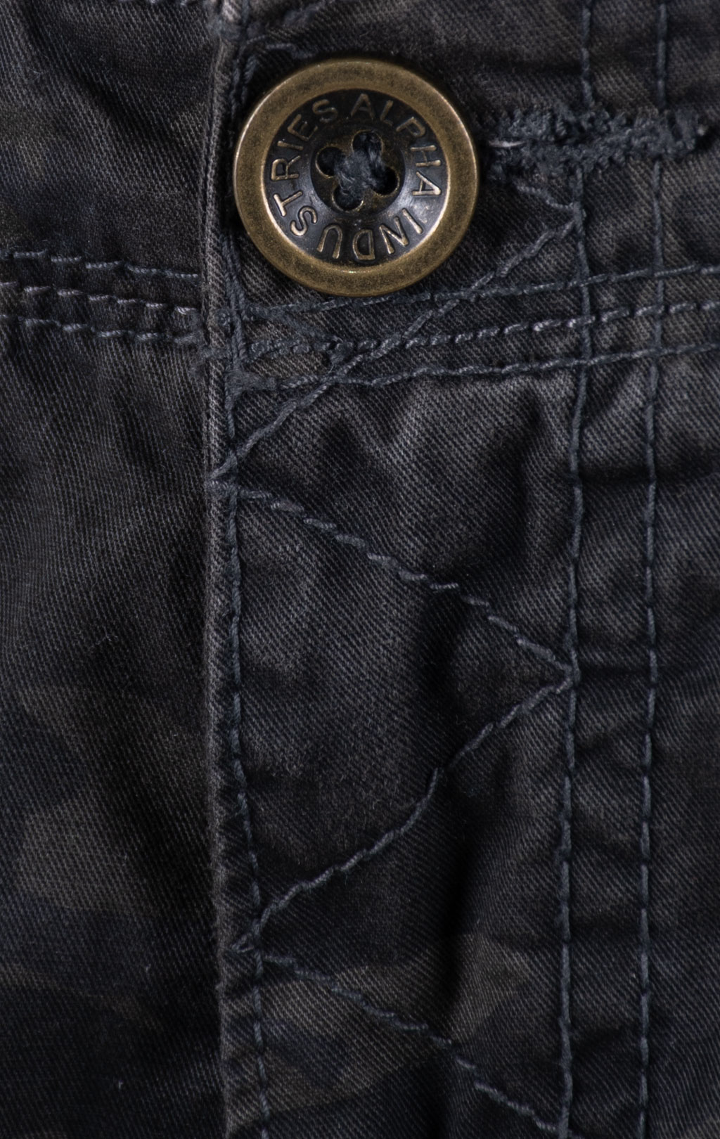 Шорты карго удлинённые ALPHA INDUSTRIES IMPERIAL 3/4 black camo 