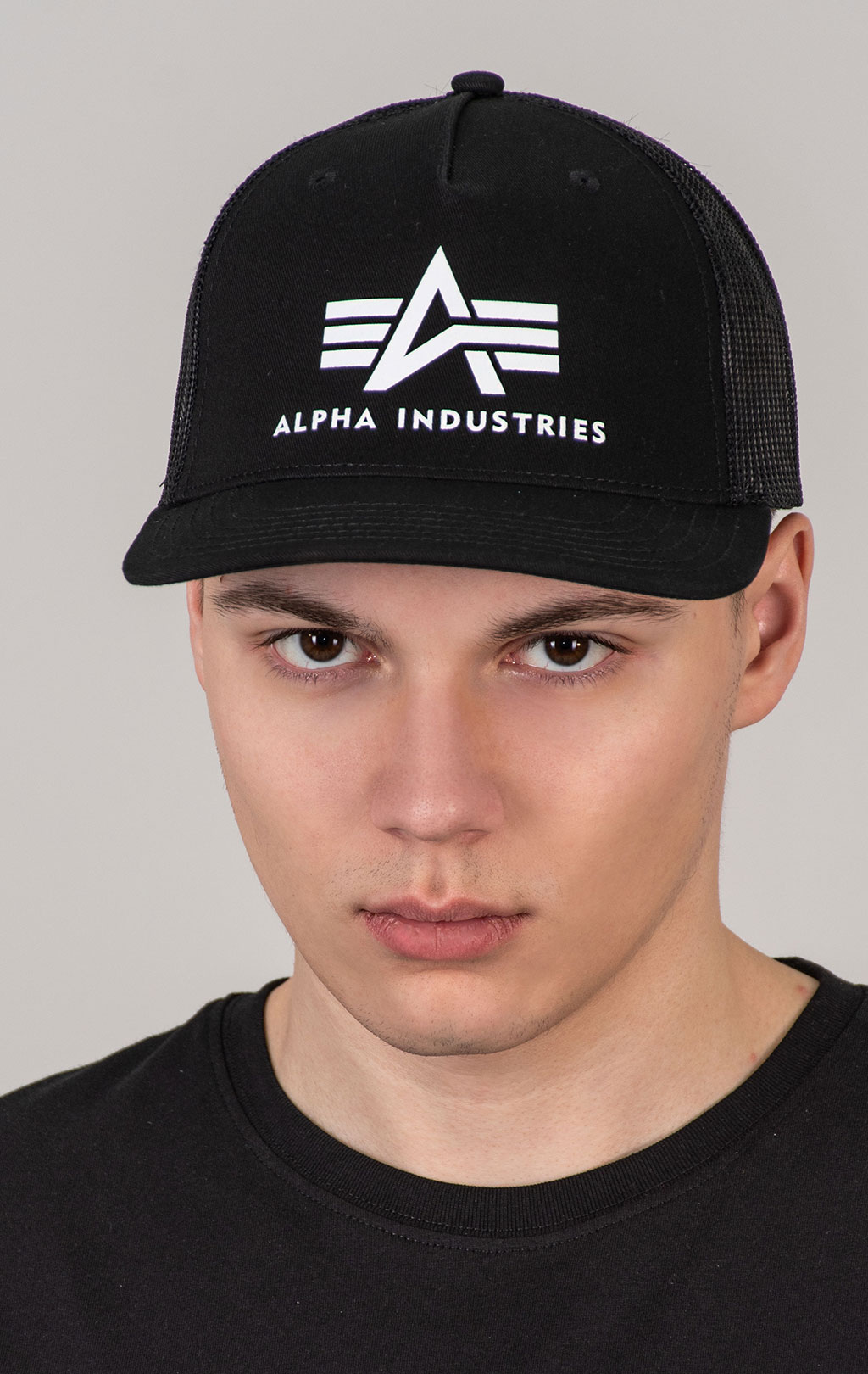 Бейсболка ALPHA INDUSTRIES BASIC TRUCKER CAP black 