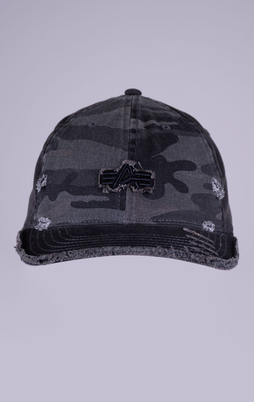 Бейсболка ALPHA INDUSTRIES DISTRESSED LOGO CAMO CAP black camo 