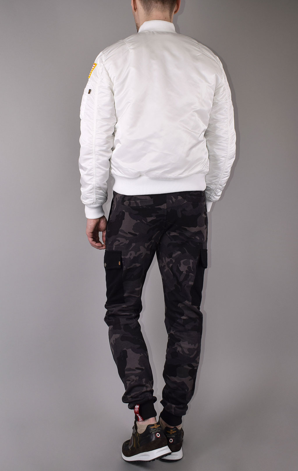 Бомбер ALPHA INDUSTRIES MA-1 VF NASA white 