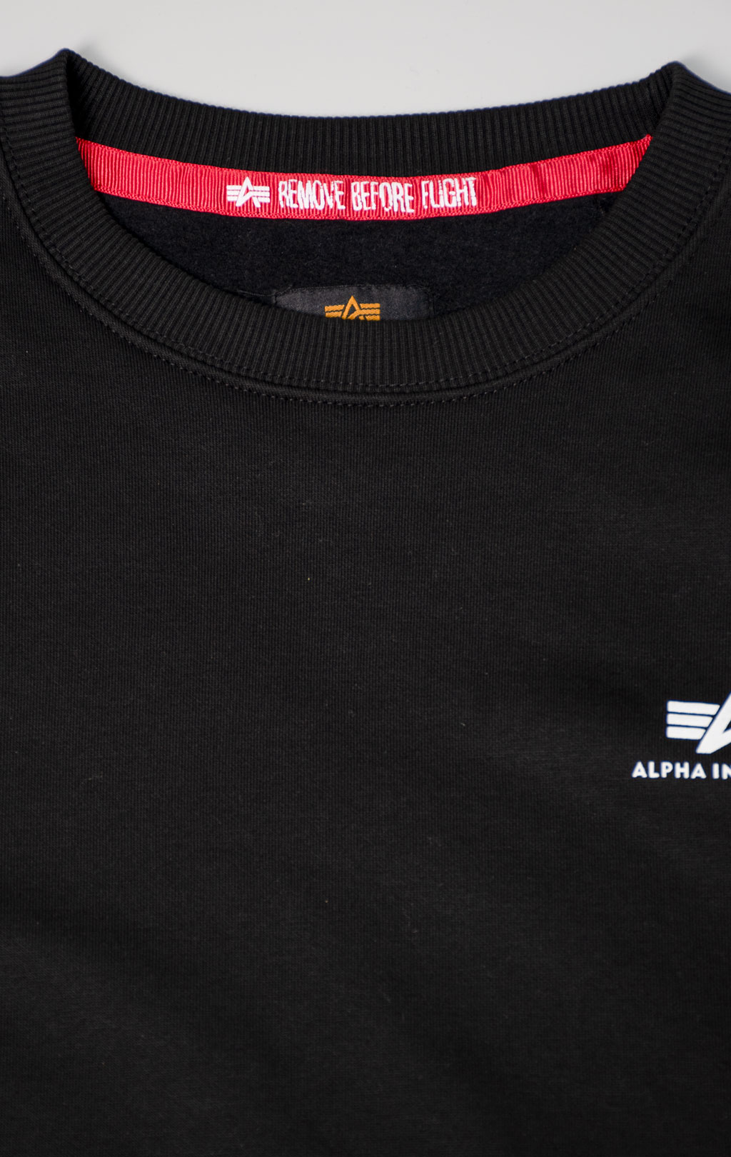 Свитшот ALPHA INDUSTRIES BASIC SWEATER SMALL LOGO black 