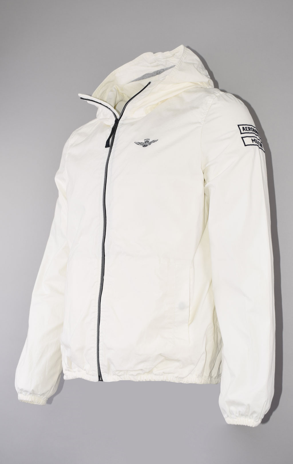 Ветровка AERONAUTICA MILITARE SS 23 m/TR bianco panna (AB 2054) 