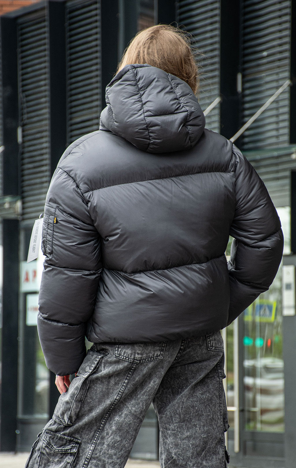 Женская куртка-пуховик ALPHA INDUSTRIES CLOUD PUFFER BOMBER vintage grey 