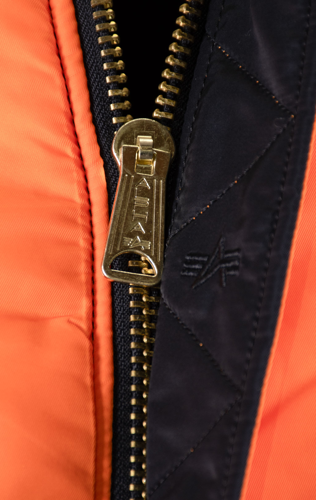 Бомбер ALPHA INDUSTRIES MA-1 HERITAGE black 