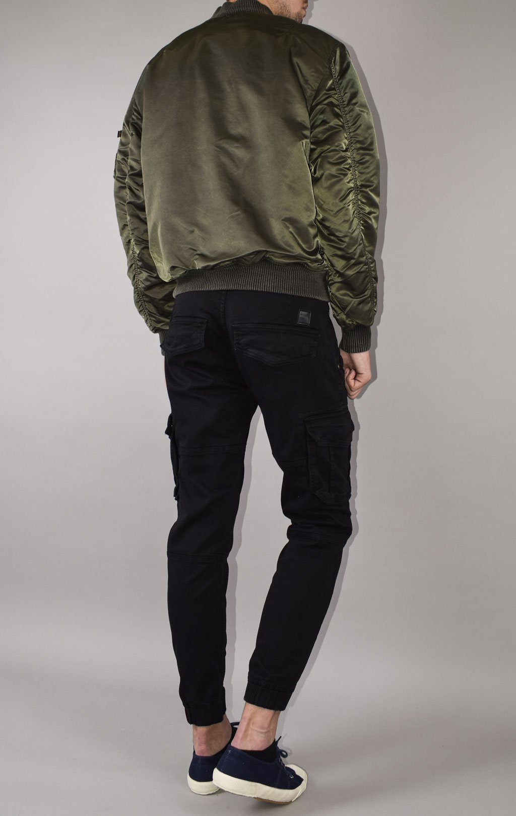 Бомбер ALPHA INDUSTRIES MA-1 VF-59 BATTLEWASH washed black olive 
