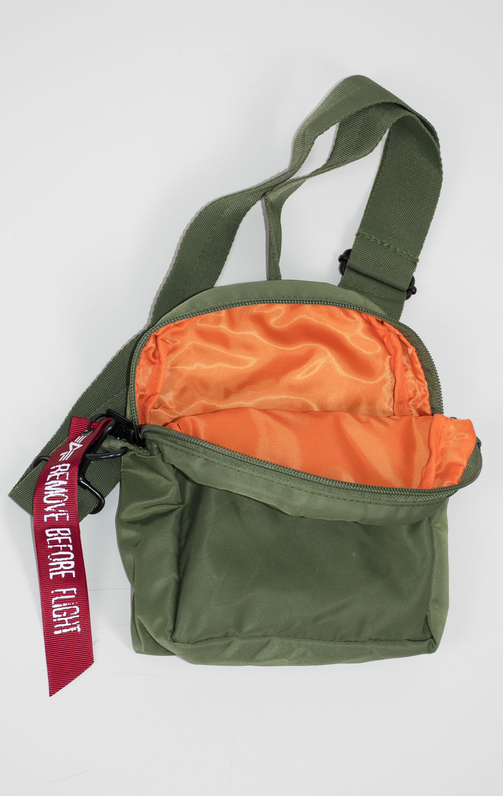 Сумка ALPHA INDUSTRIES CREW CARRY BAG sage green 