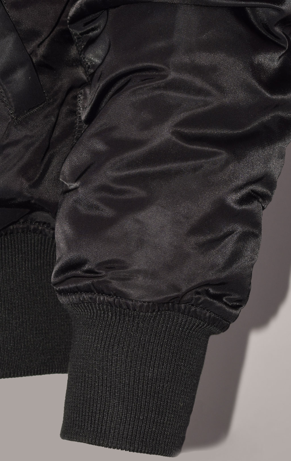 Куртка ALPHA INDUSTRIES MA-1 HOODED black 
