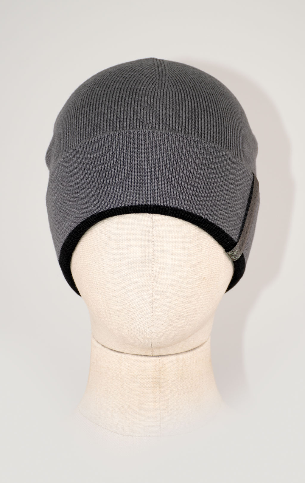 Шапка вязаная PARAJUMPERS ICONIC HAT FW 25/26 pewter-black 