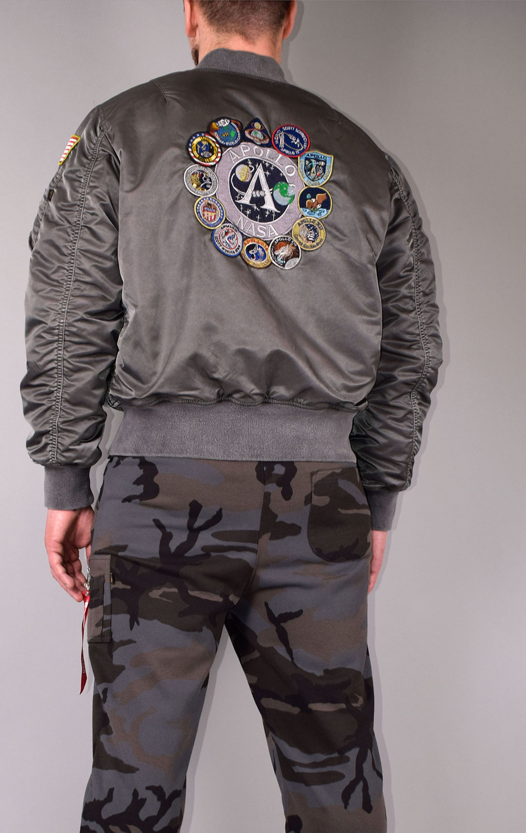 Бомбер ALPHA INDUSTRIES MA-1 APOLLO BATTLEWASH new silver 