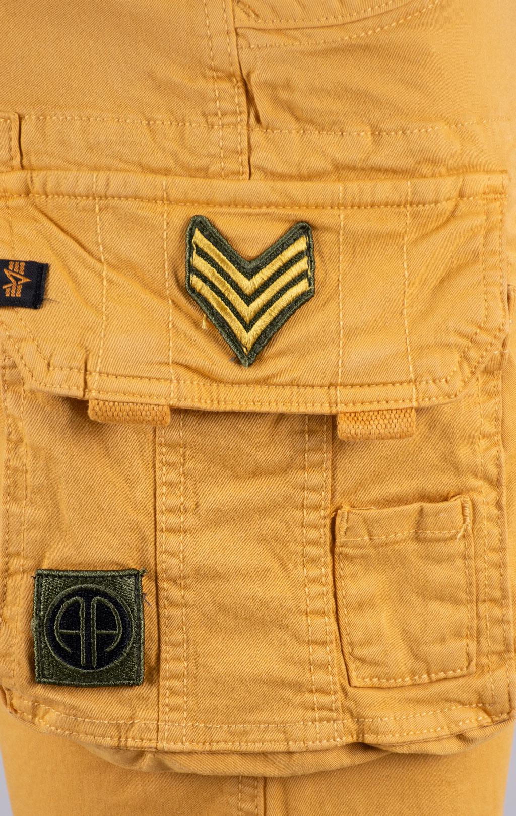 Шорты карго ALPHA INDUSTRIES CREW SHORT PATCH wheat 