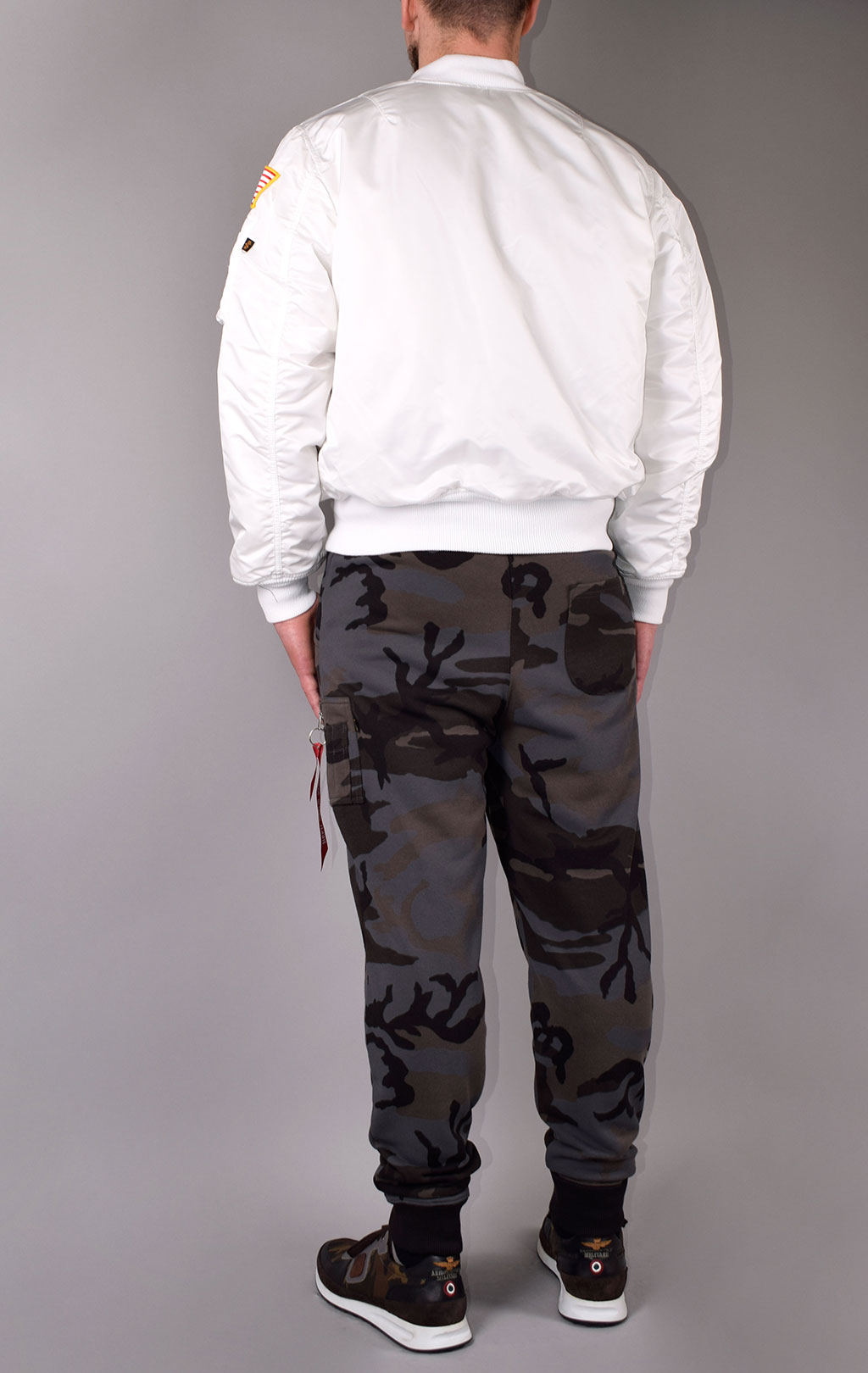 Бомбер ALPHA INDUSTRIES MA-1 original fit NASA white 