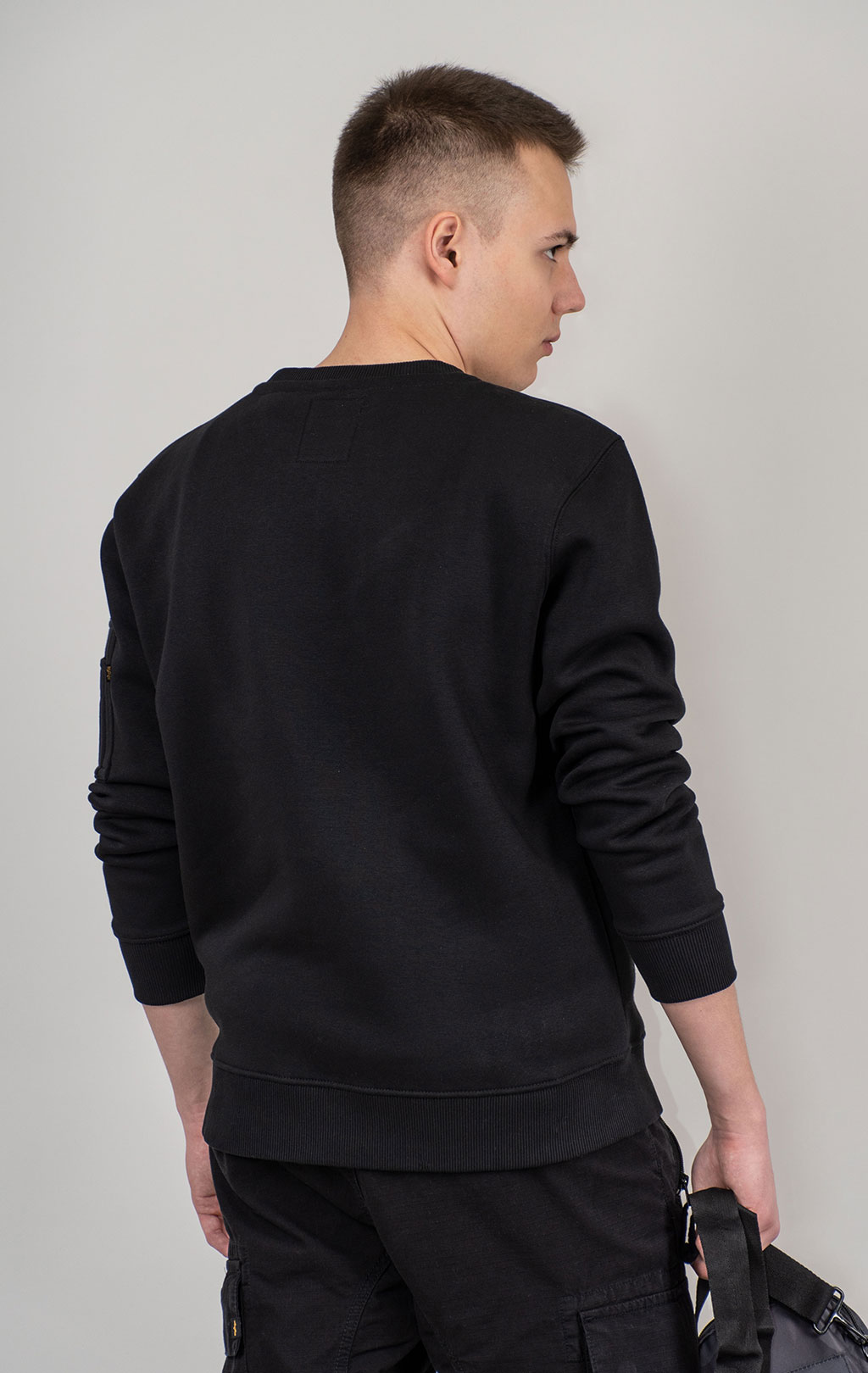 Свитшот ALPHA INDUSTRIES EMB SWEATER black 