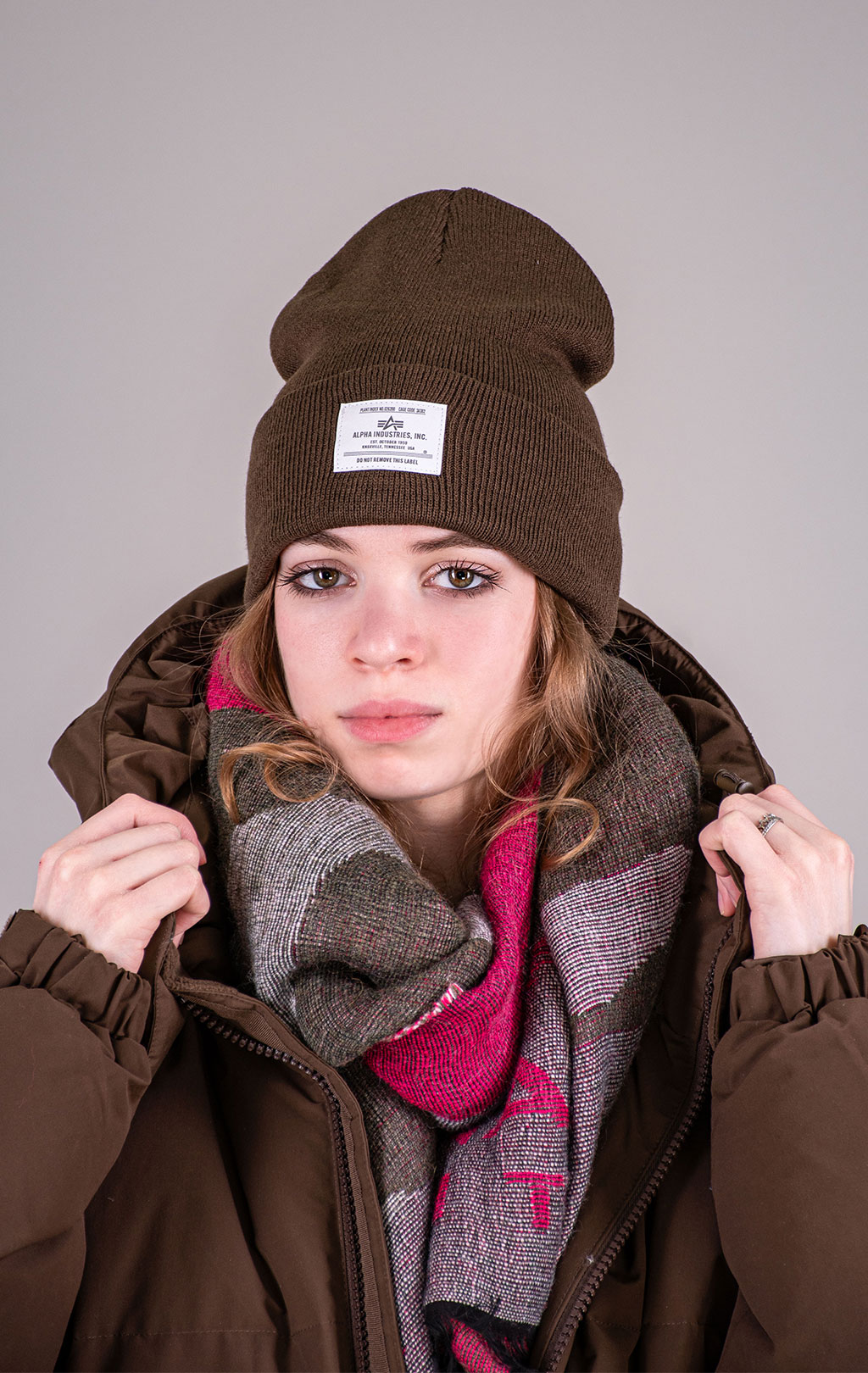 Шапка ALPHA INDUSTRIES ESSENTIAL BEANIE FW 25/26 espresso 