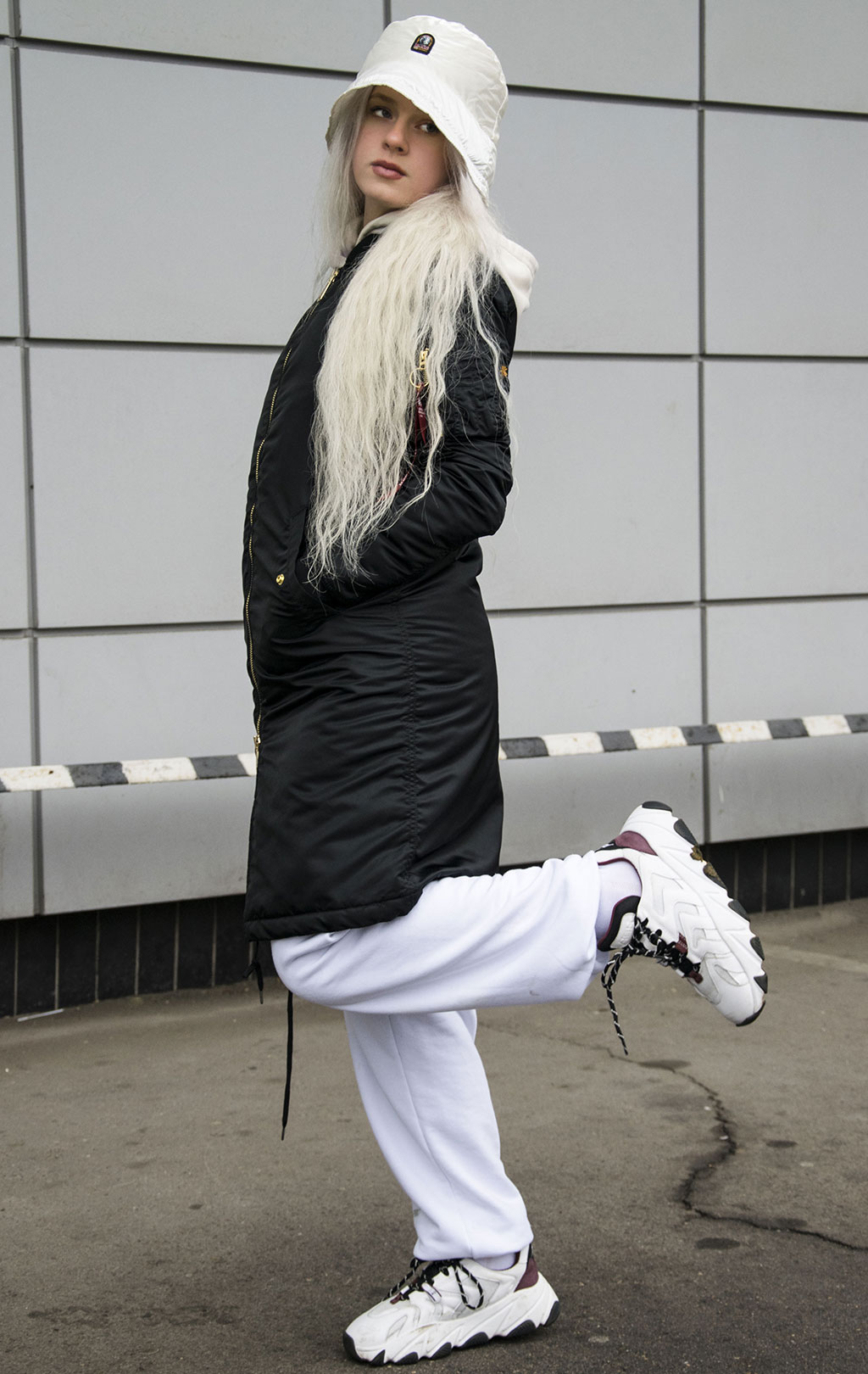 Женская куртка-бомбер удлинённая ALPHA INDUSTRIES MA-1 COAT PM black 