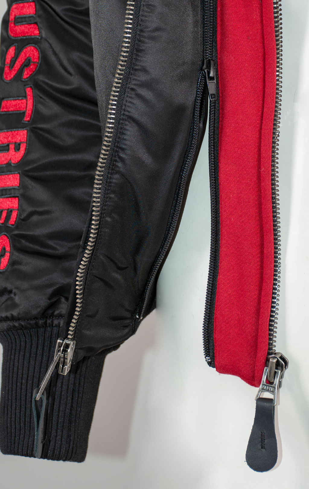 Куртка-бомбер лётная ALPHA INDUSTRIES MA-1 D-Tec SE black/red 