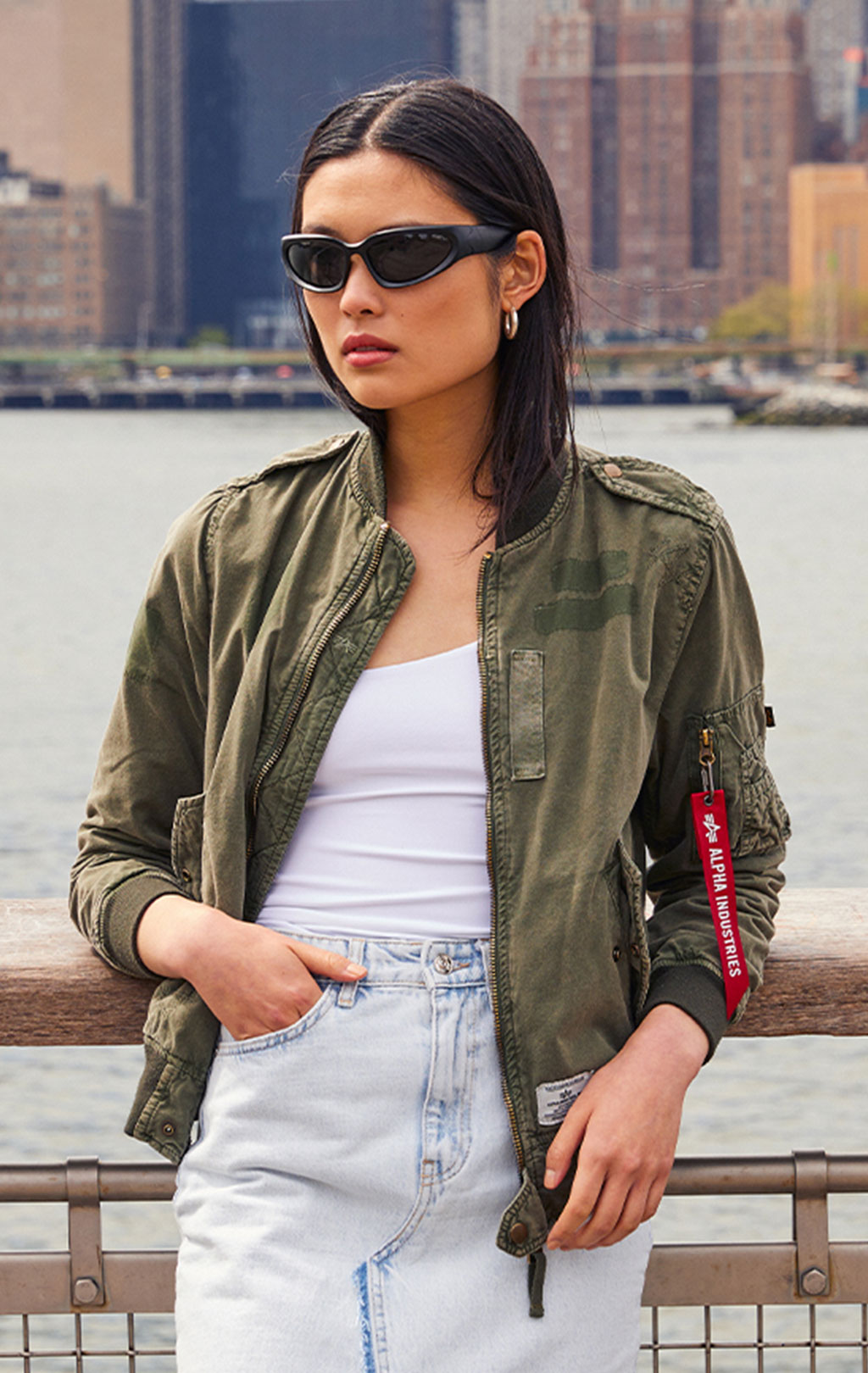 Женский бомбер-ветровка ALPHA INDUSTRIES L-2B RIP AND REPAIR FLIGHT JACKET SS 24 m OG-107 green 