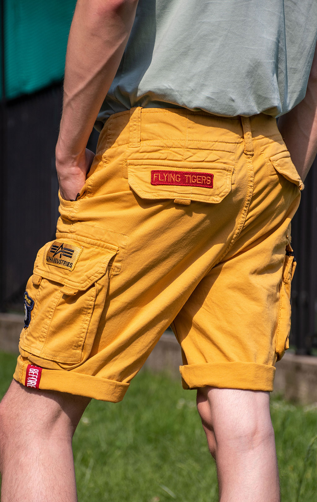 Шорты карго ALPHA INDUSTRIES CREW SHORT PATCH wheat 