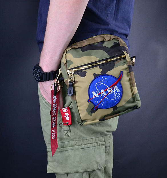 Сумка ALPHA INDUSTRIES FLYERS KIT BAG NASA camo woodland 