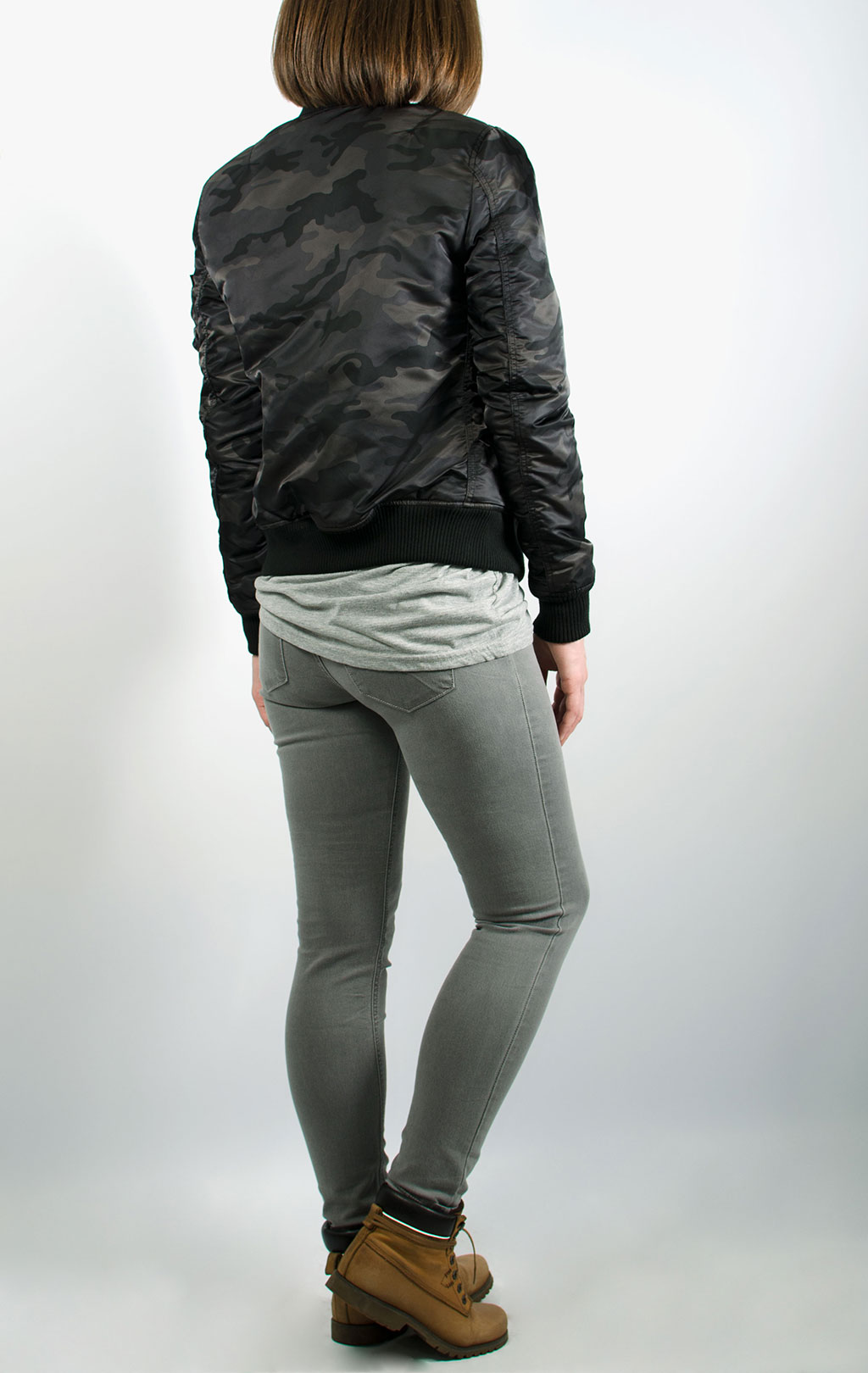 Женский бомбер ALPHA INDUSTRIES MA-1 VF 59 black camo 