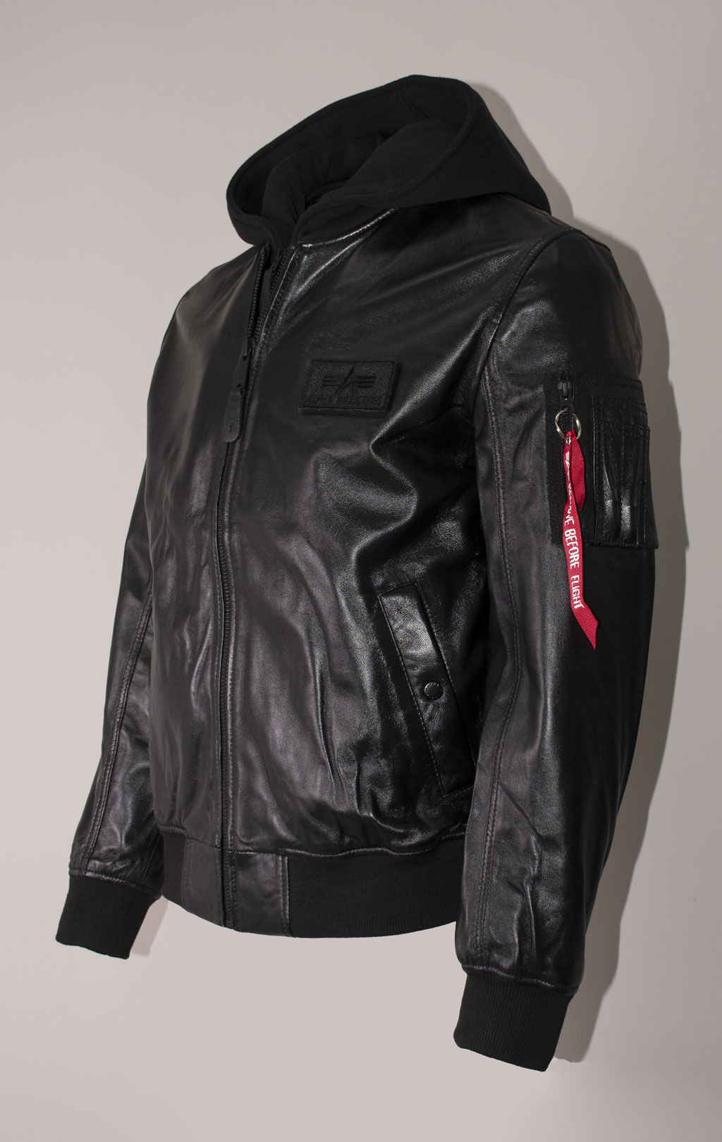 Куртка-бомбер лётная ALPHA INDUSTRIES MA-1 D-Tec leather LW кожа black/black 