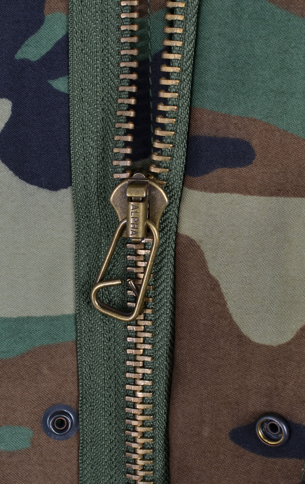 Куртка ALPHA INDUSTRIES M-65 CLASSIC camo woodland 