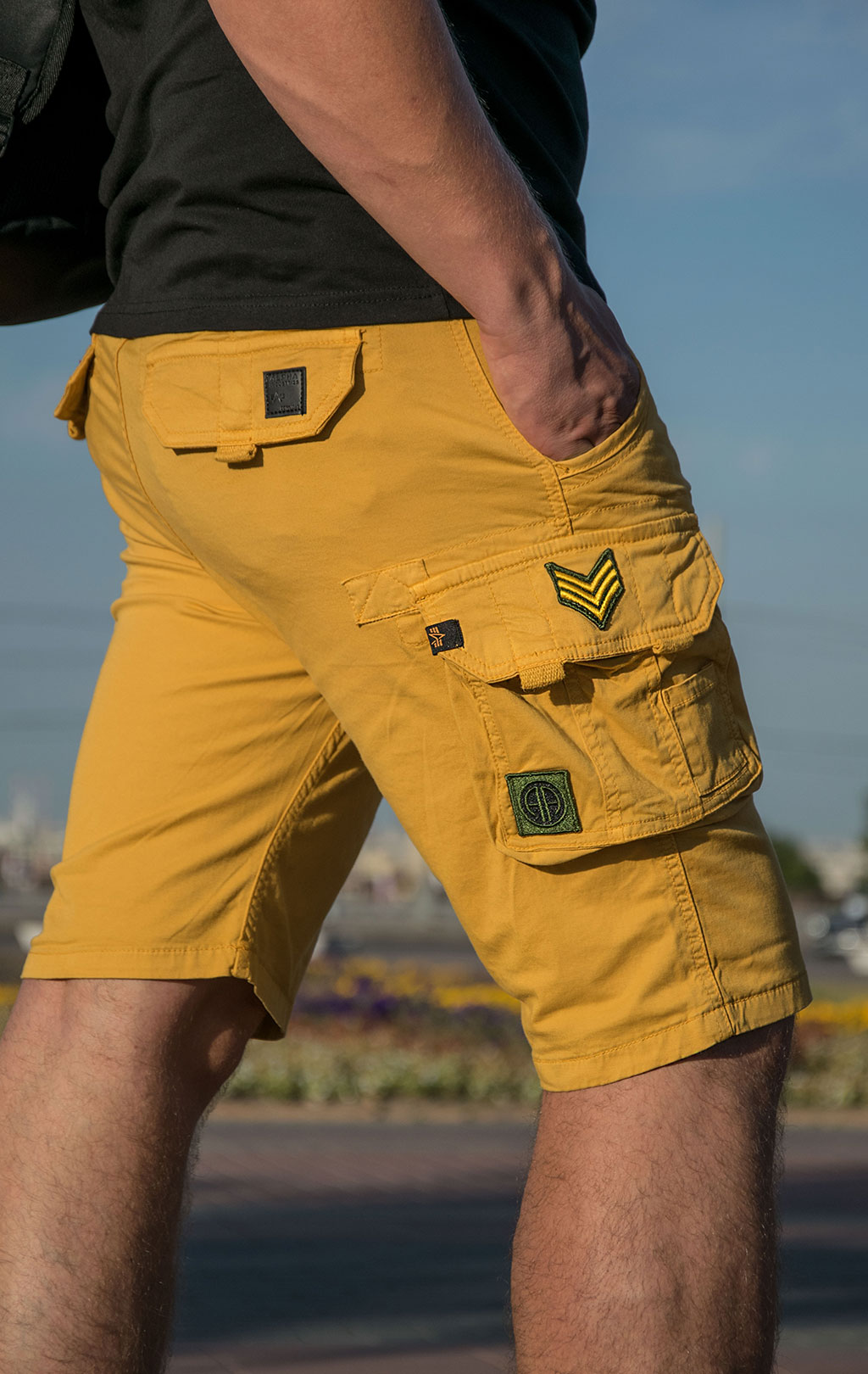 Шорты карго ALPHA INDUSTRIES CREW SHORT PATCH wheat 