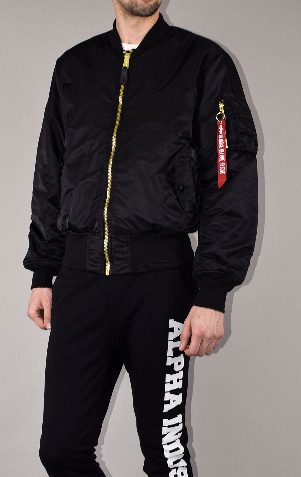 Бомбер ALPHA INDUSTRIES MA-1 black 