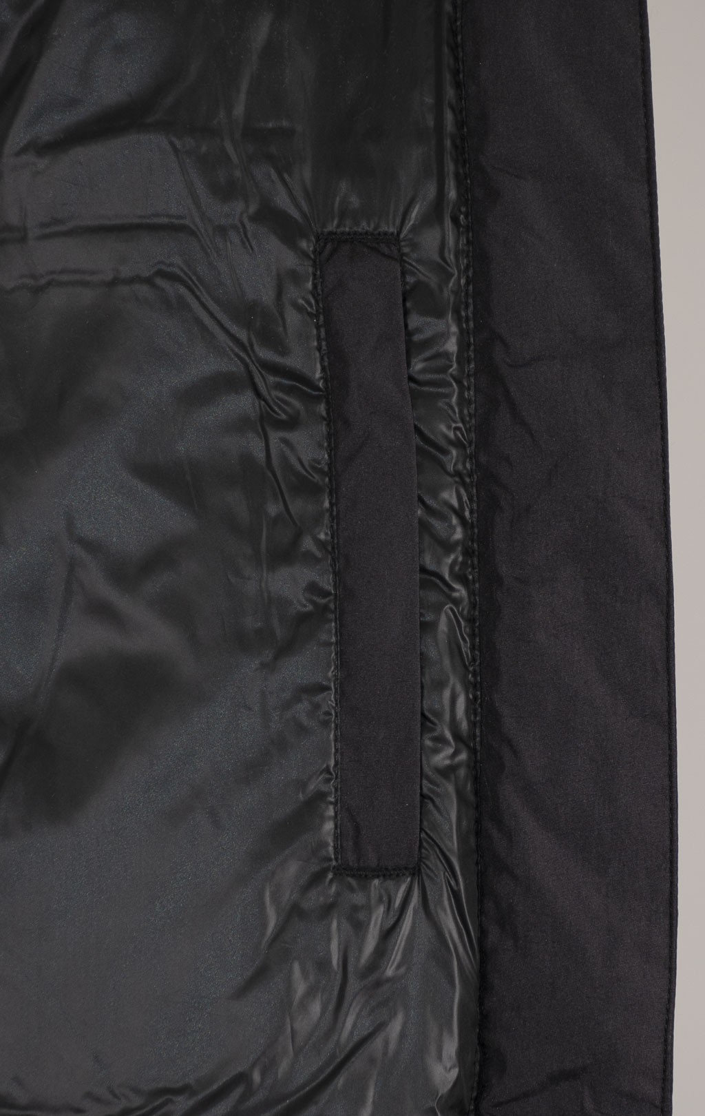 Женская куртка ALPHA INDUSTRIES SIERRA SHORT PUFFER FW 25/26 black 
