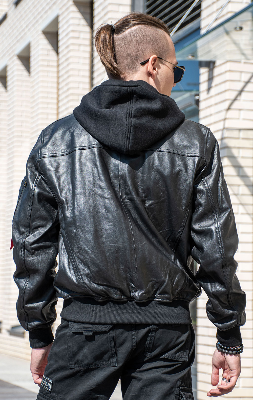 Куртка-бомбер лётная ALPHA INDUSTRIES MA-1 D-Tec leather LW кожа black/black 