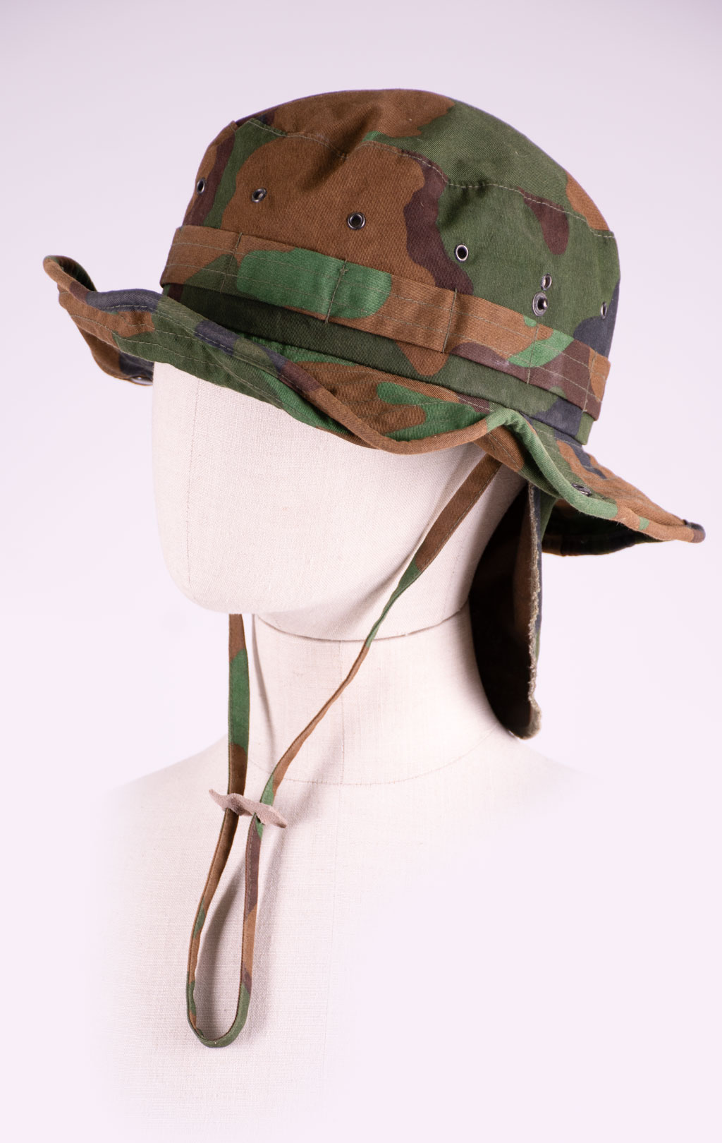 Панама с защитой шеи и каркасом jungle camo б/у Голландия