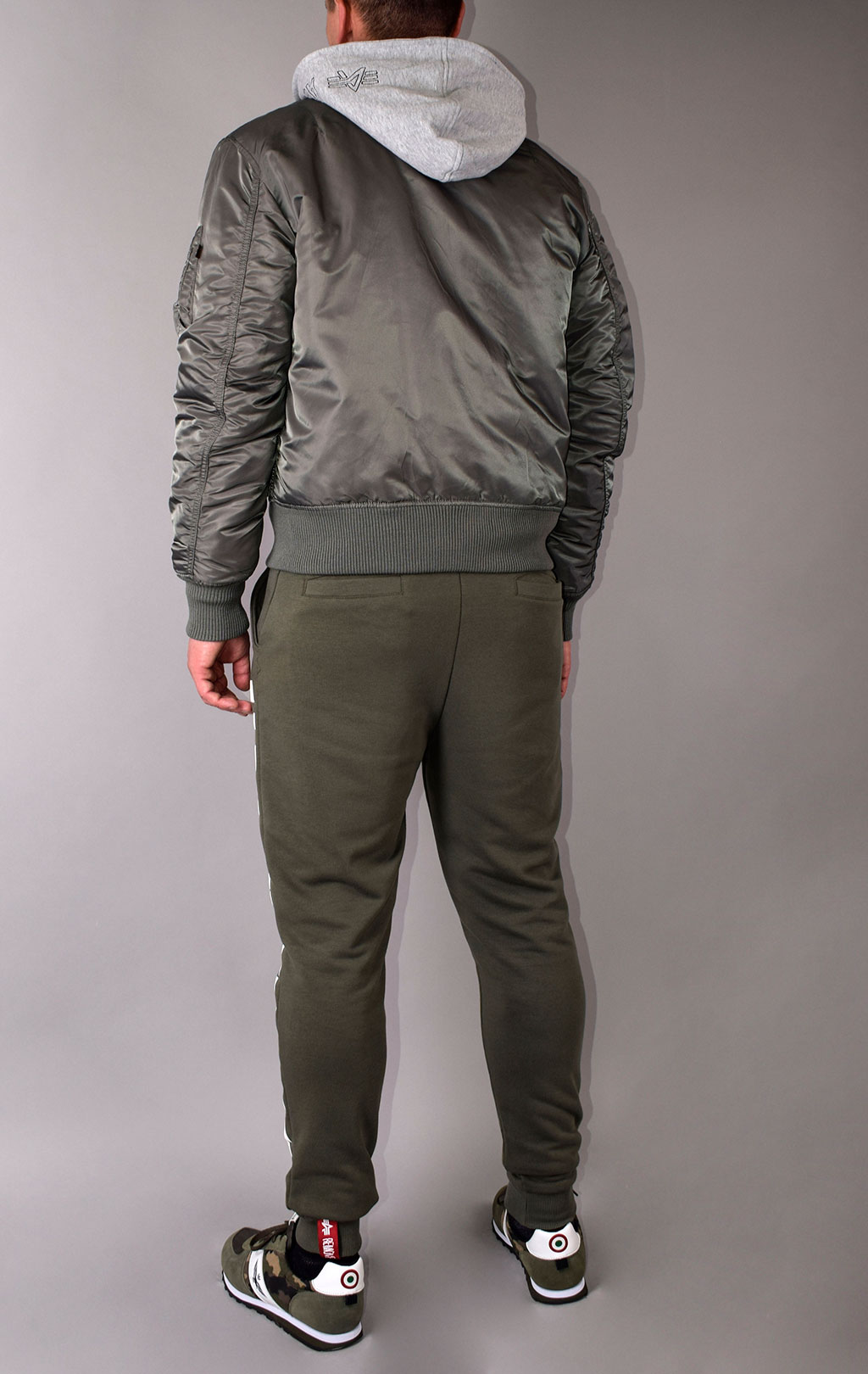 Куртка-бомбер лётная ALPHA INDUSTRIES MA-1 D-Tec vintage green 