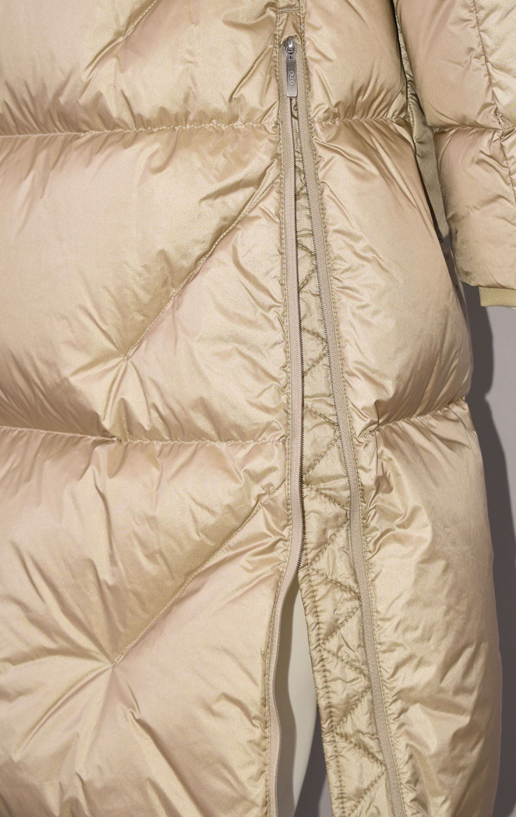 Женское пальто пуховое PARAJUMPERS LEONIE FW 22/23 tapioca 