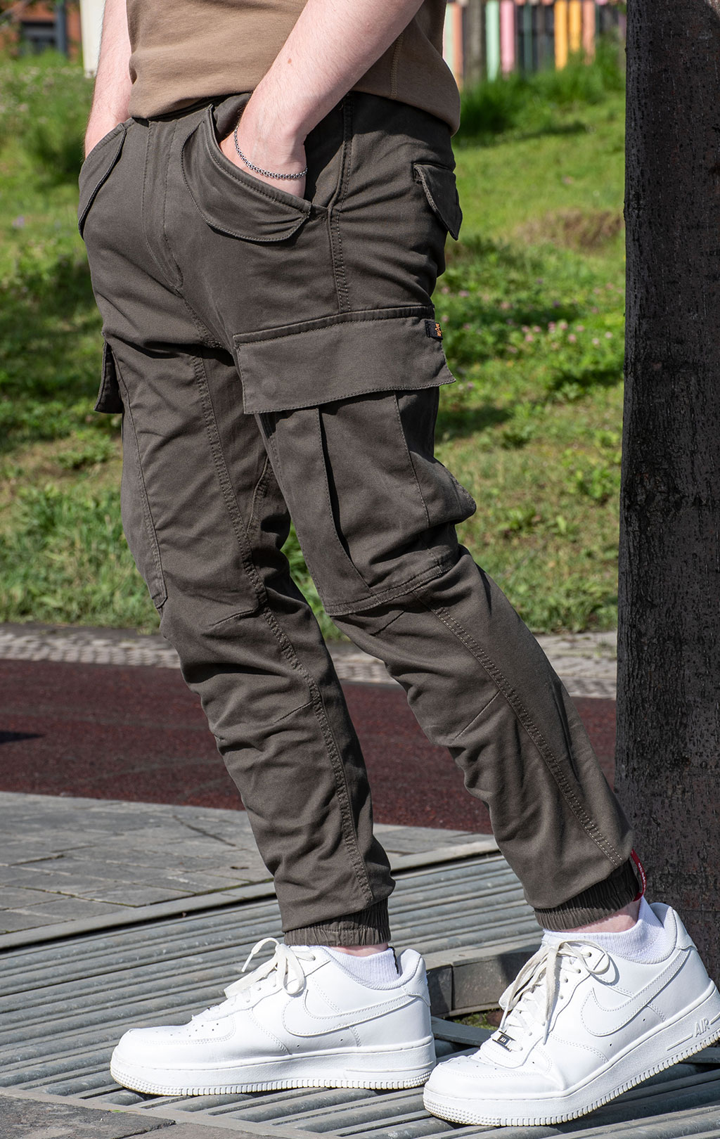 Брюки-карго ALPHA INDUSTRIES AIRMAN black olive 