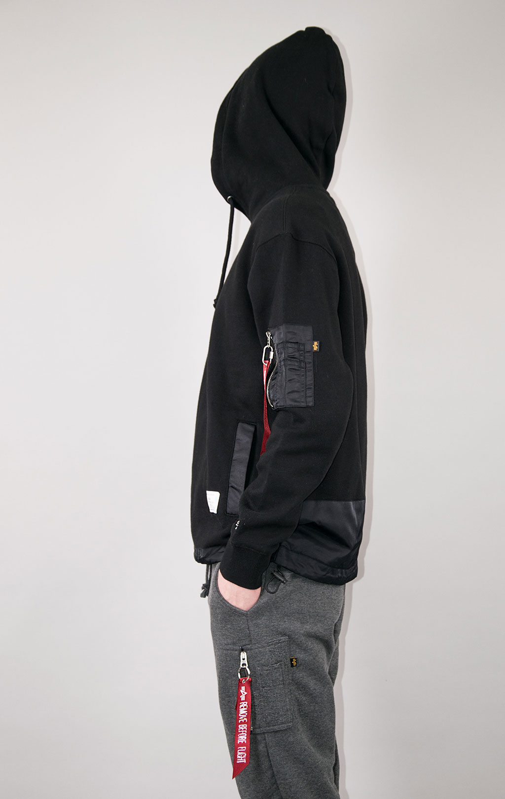 Толстовка ALPHA INDUSTRIES NYLON UTILITY HOODIE FW 21/22 black 
