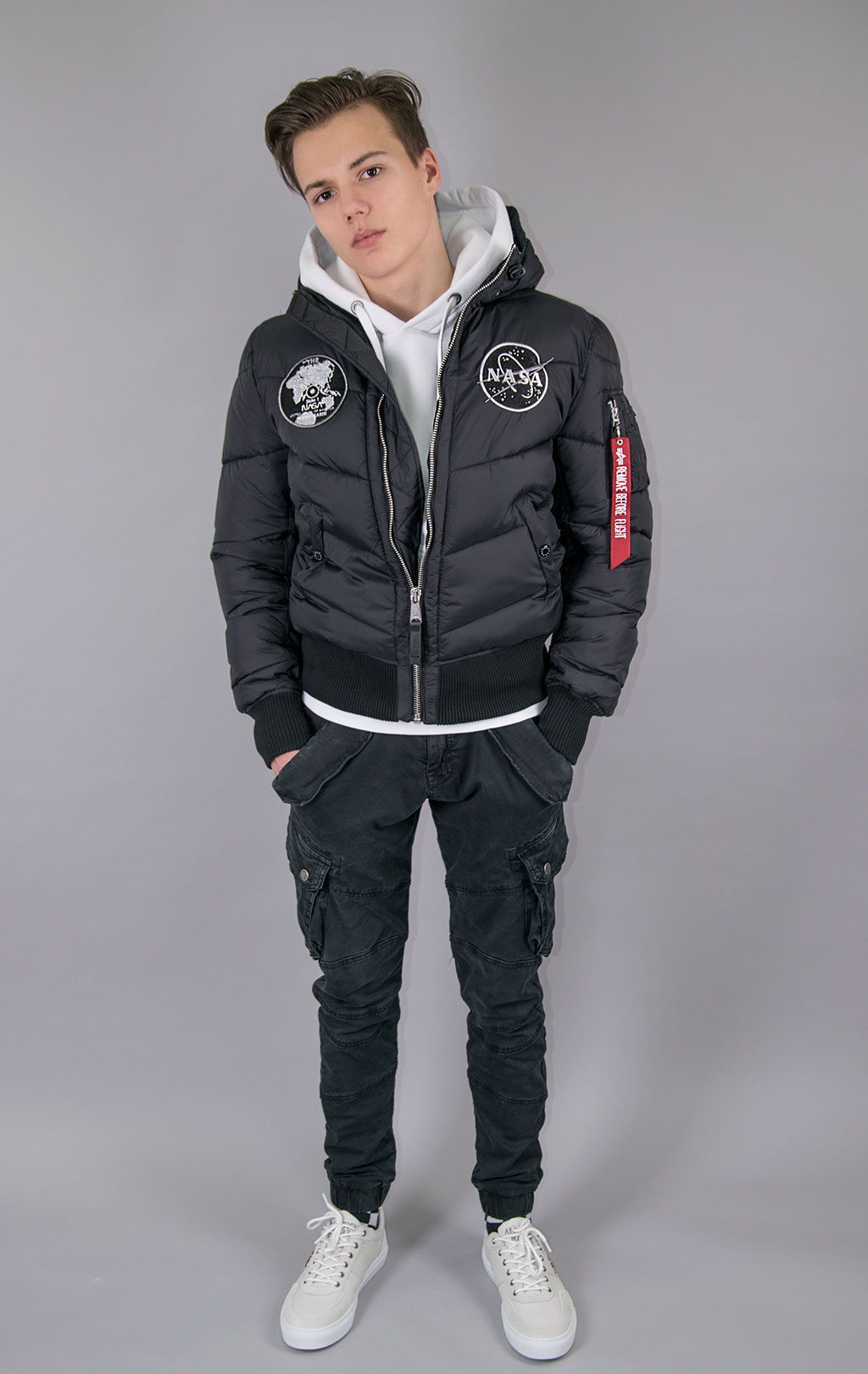 Куртка ALPHA INDUSTRIES HOODED PUFFER NASA VOYAGER FD black 