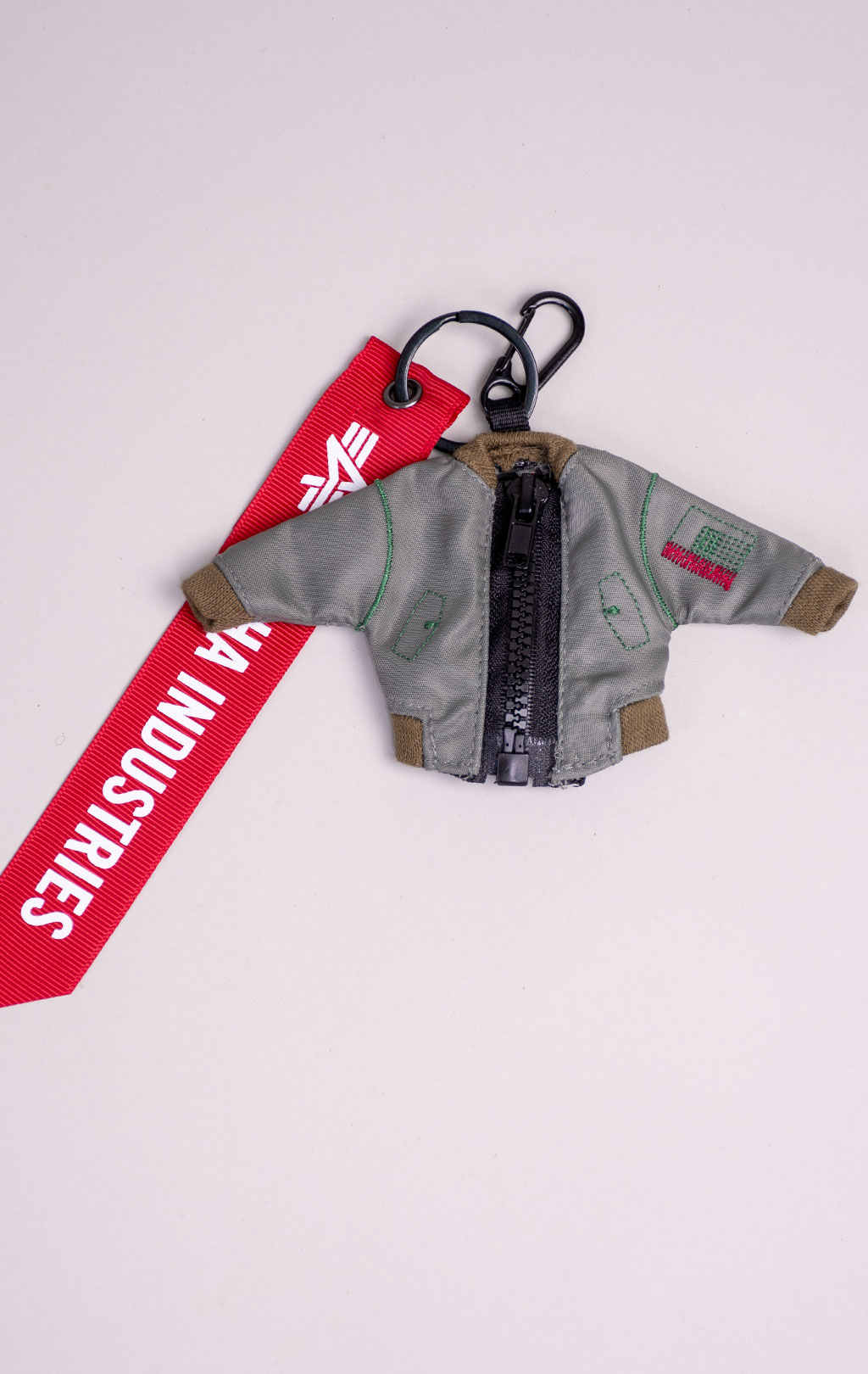 Брелок ALPHA INDUSTRIES MA-1 KEYCHAIN FW 26/27 sage 