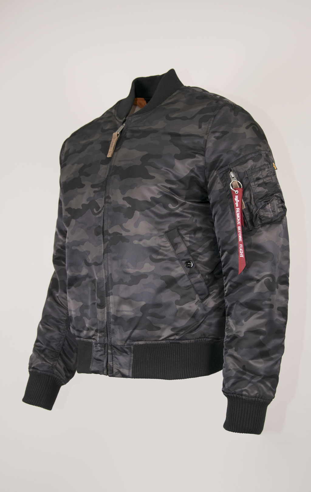Бомбер ALPHA INDUSTRIES MA-1 VF 59 black camo 