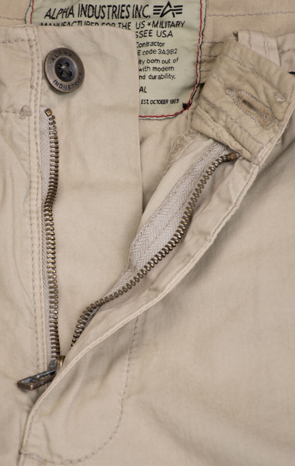 Шорты карго ALPHA INDUSTRIES JET bone white 