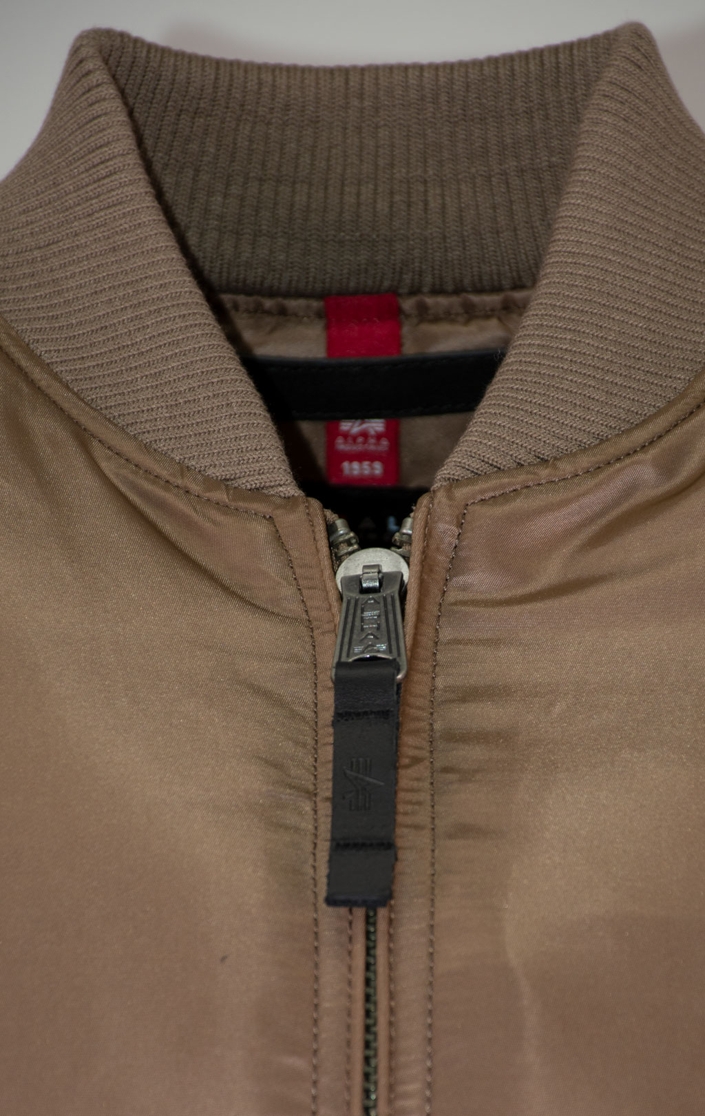 Бомбер ALPHA INDUSTRIES MA-1 VF 59 LONG taupe 