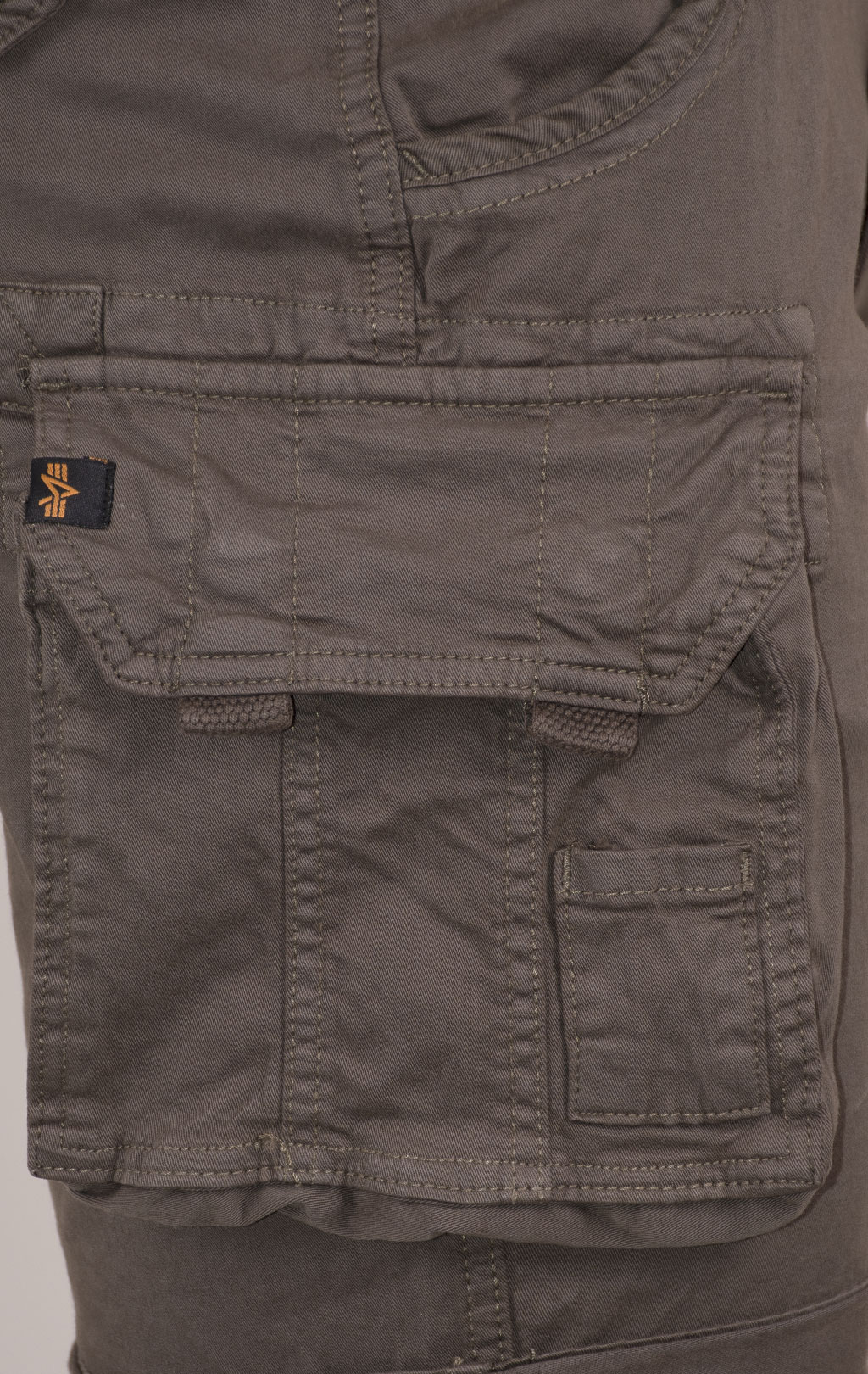 Шорты карго ALPHA INDUSTRIES CREW SHORT grey black 
