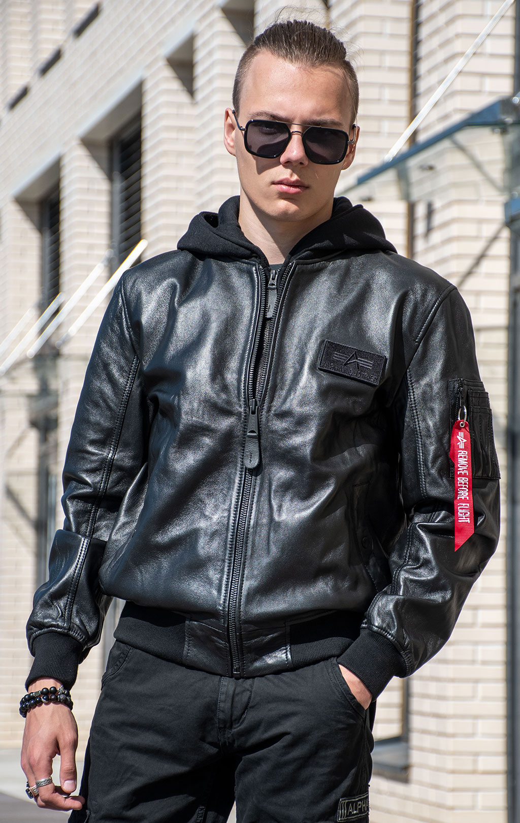 Куртка-бомбер лётная ALPHA INDUSTRIES MA-1 D-Tec leather LW кожа black/black 