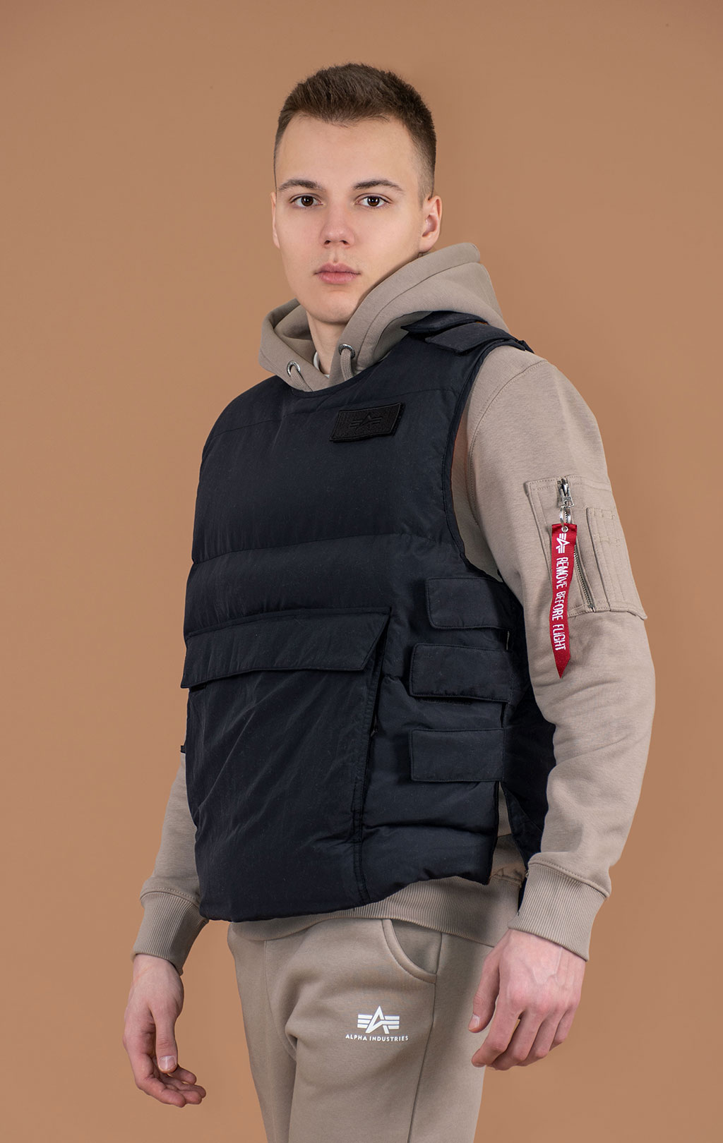 Жилет ALPHA INDUSTRIES PROTECTOR PUFFER VEST black 