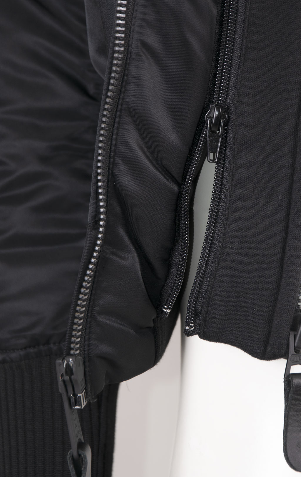 Куртка-бомбер лётная ALPHA INDUSTRIES MA-1 D-Tec SE black/reflective 