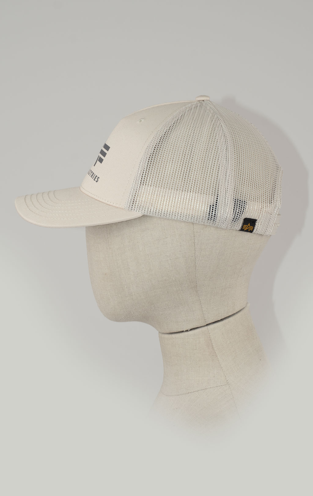 Бейсболка ALPHA INDUSTRIES BASIC TRUCKER CAP jet stream white 