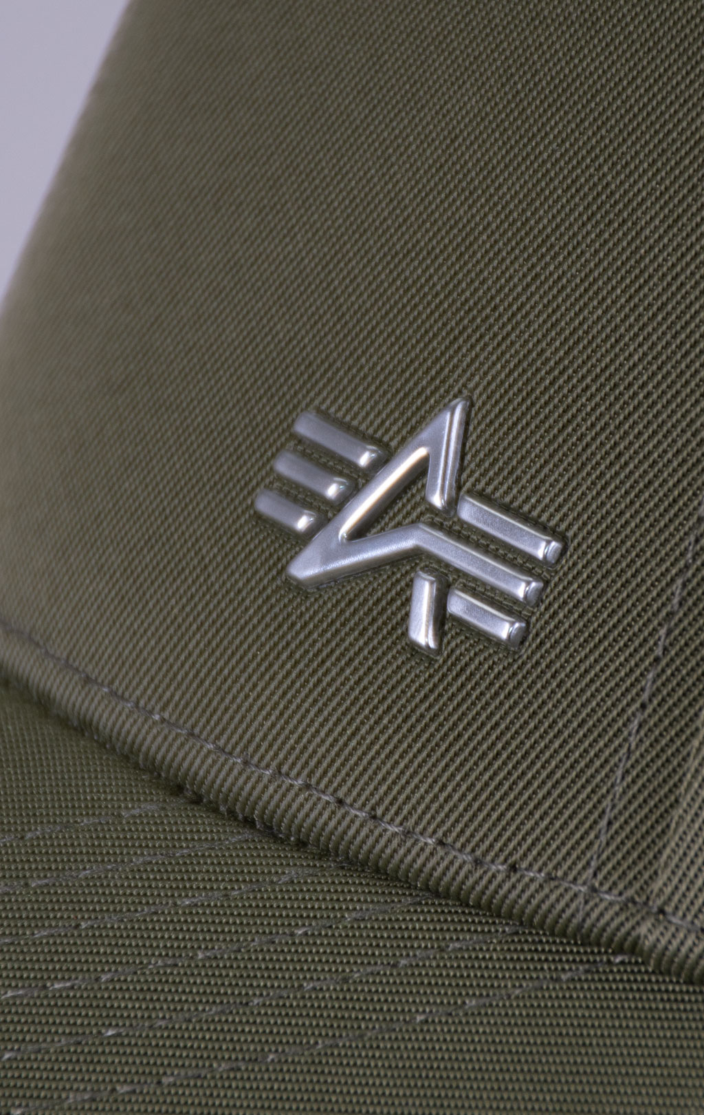 Бейсболка ALPHA INDUSTRIES METAL LABEL CAP dark olive 