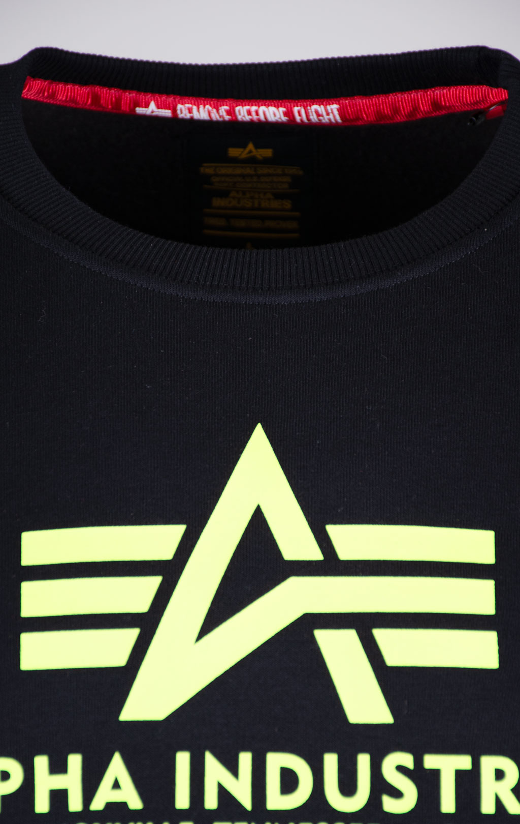 Свитшот ALPHA INDUSTRIES BASIC SWEATER black/neon yellow 