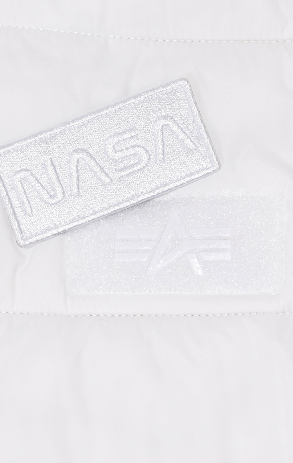 Куртка ALPHA INDUSTRIES HOODED PUFFER FD NASA white 