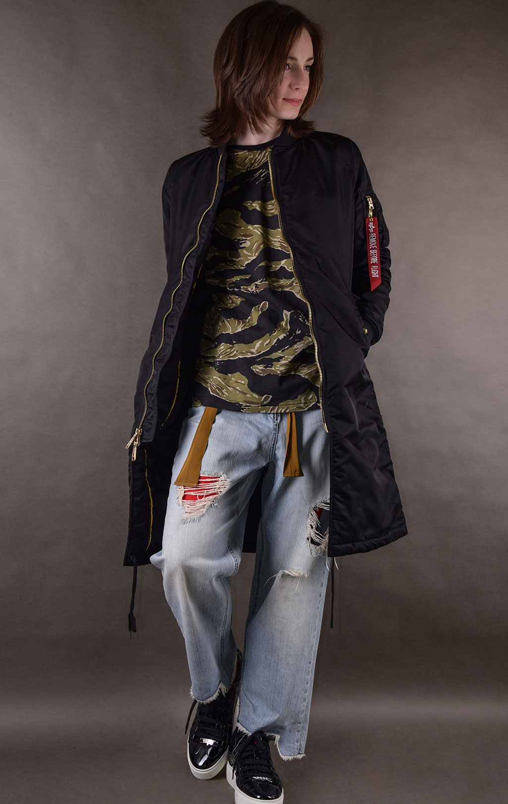 Женская куртка-бомбер удлинённая ALPHA INDUSTRIES MA-1 COAT PM black 