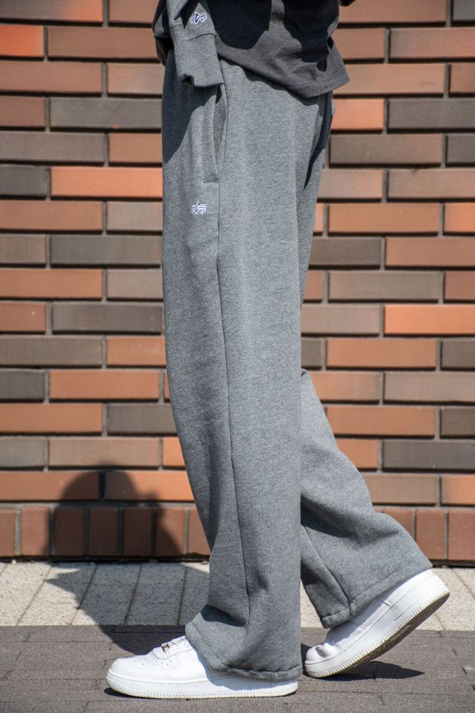 Брюки спортивные джоггеры ALPHA INDUSTRIES ESSENTIAL SWEATPANTS FW 24/25 medium charcoal heather фото 5 Брюки спортивные джоггеры ALPHA INDUSTRIES ESSENTIAL SWEATPANTS FW 24/25 medium charcoal heather фото 5