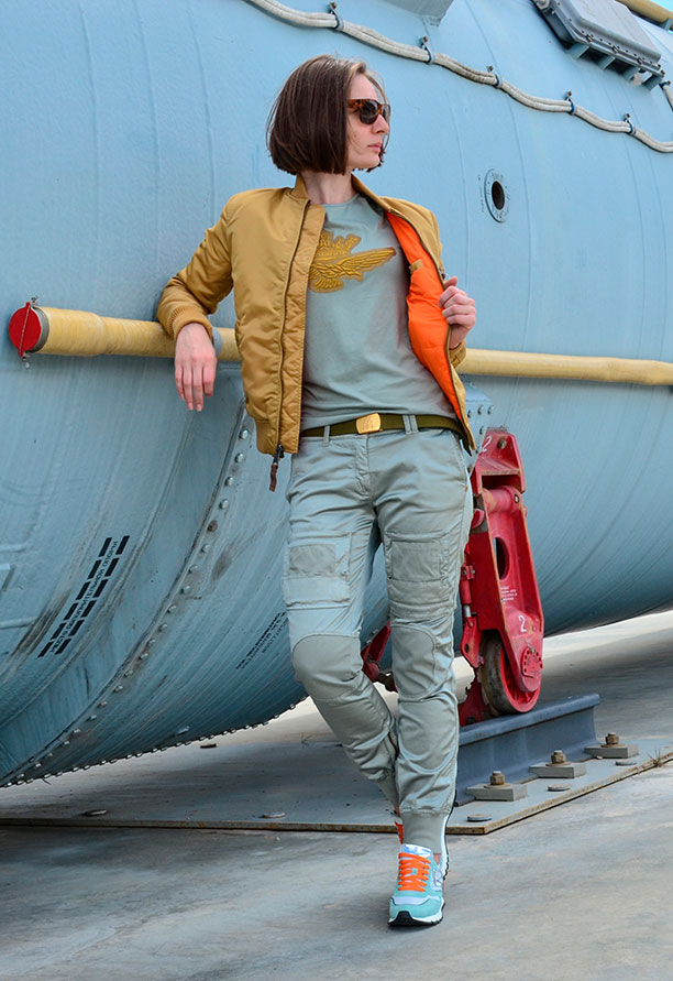 Бомбер женский ALPHA INDUSTRIES VF 59 MA-1 GOLD Бомбер женский ALPHA INDUSTRIES VF 59 MA-1 GOLD